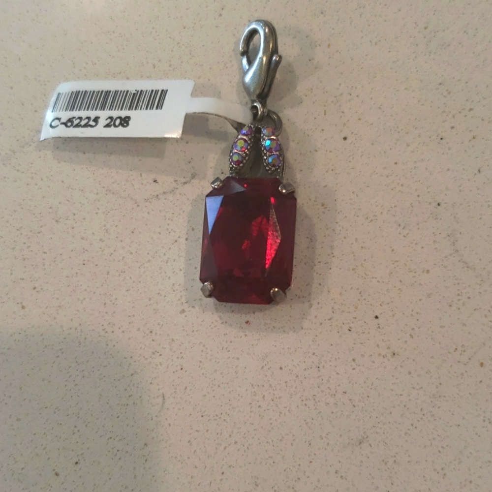 Mariana add on to a necklacep